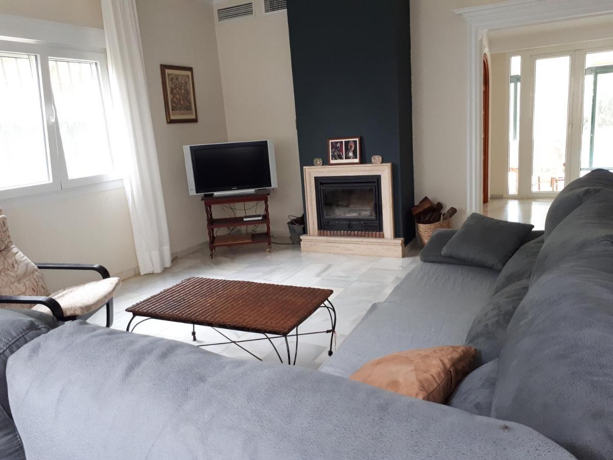 Casa Villa Ladi Umbrete ภายนอก รูปภาพ
